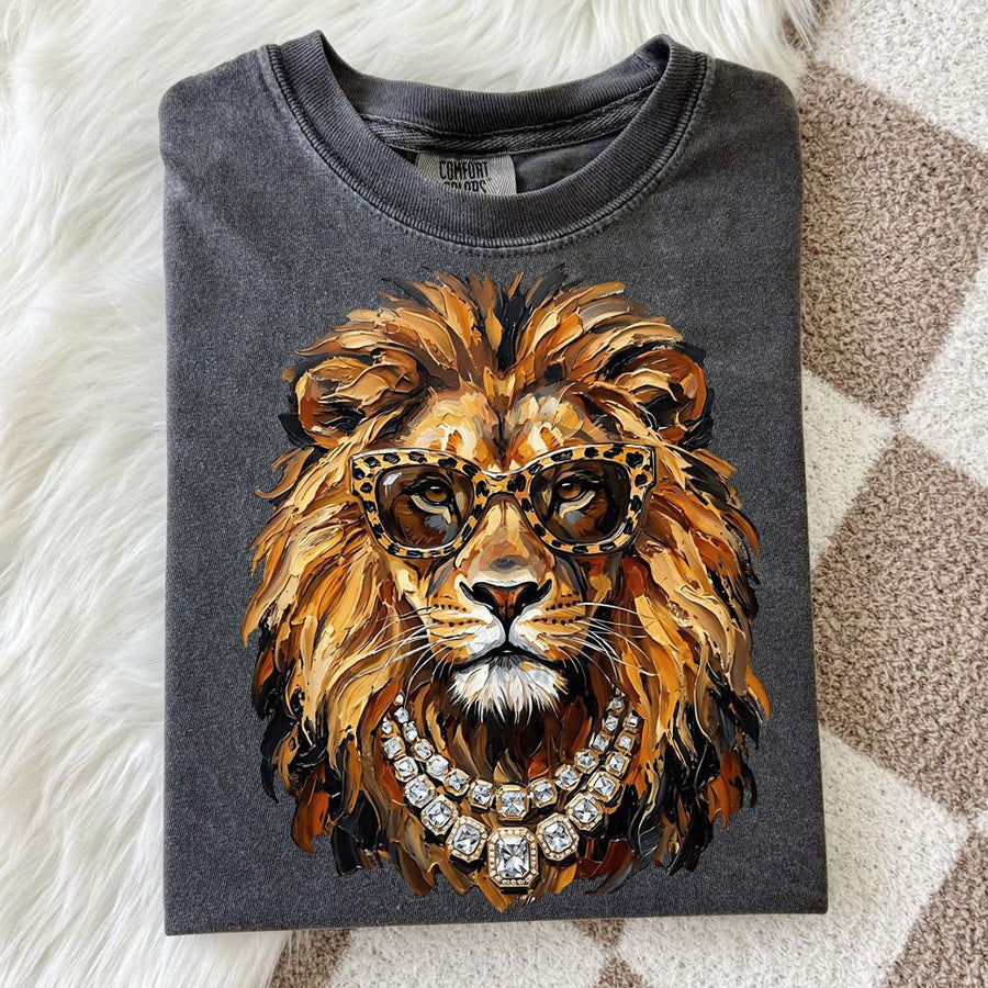 Glam Lion graphic tee